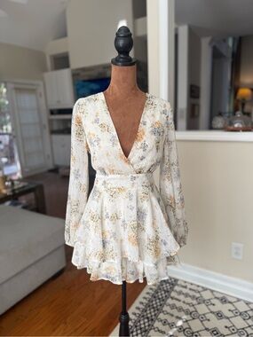 Cream Floral V-Neck Long-Sleeve Romper